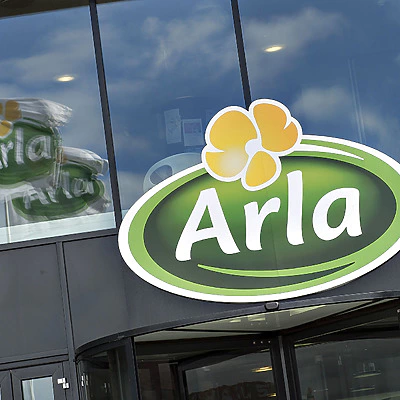 Arlas ’CO2-neutrale’ mælk skal granskes igen