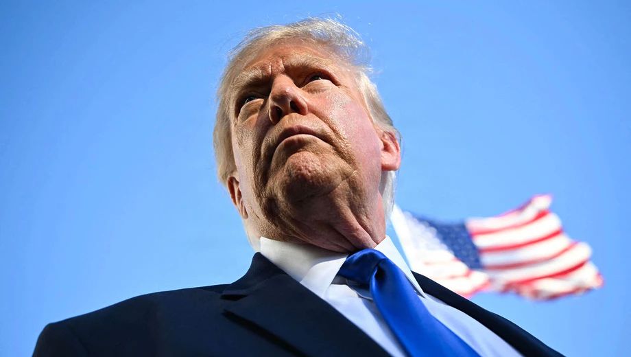 Dommer beordrer Trump til at lade sig afhøre